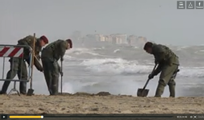 Immagine News - la-bonifica-della-spiaggia-a-milano-marittima-dalla-bomba-al-fosforo.-il-video-di-massimo-fiorentini