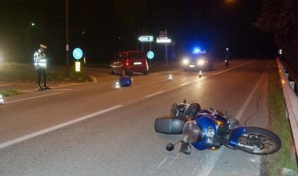 Immagine News - motociclista-rovina-sullasfalto-e-finisce-in-ospedale