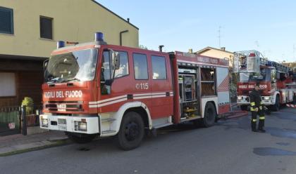 Immagine News - tragedia-sfiorata-madre-e-figli-salvati-dallincendio-della-loro-casa