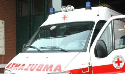 Immagine News - auto-cappottata-nel-fosso-un-ferito