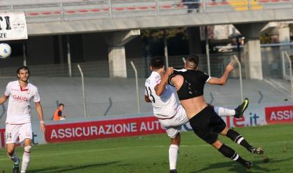 Immagine News - calcio-b-il-cesena-si-sveglia-tardi-e-torna-da-venezia-senza-punti