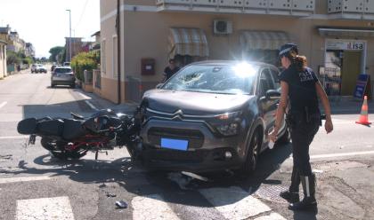 Immagine News - san-bartolo-auto-svolta-e-investe-centauro