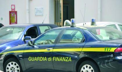 Immagine News - rimini-finanzieri-arrestano-3-spacciatori-sorpresi-con-4-chili-di-cocaina