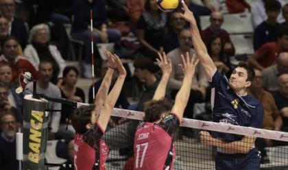 Immagine News - volley-a2-prima-sconfitta-per-la-consar-ma-ravenna-resta-in-vetta