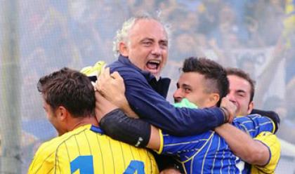 Immagine News - calcio-b--il-ravennate-andrea-mandorlini-porta-il-verona-in-serie-a