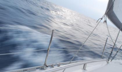 Immagine News - marina-vento-forte-durante-la-regata-salvi-i-bambini
