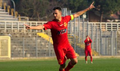 Immagine News - calcio-eccellenza-il-ravenna-pareggia-e-passa-il-turno-nei-play-off