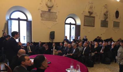 Immagine News - ravenna-quotblocca-trivellequot-il-mondo-delloffshore-in-comune-col-presidente-regionale-bonaccini