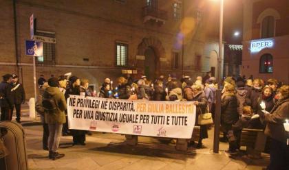 Immagine News - ravenna-il-29-un-sit-in-davanti-al-carcere-per-chiedere-il-trasferimento-di-matteo-cagnoni