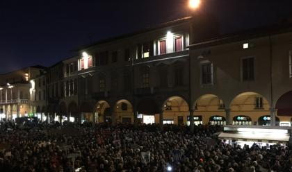 faenza-migliaia-di-sardine-in-piazza-della-libert-interventi-e-quotbella-ciaoquot-finale