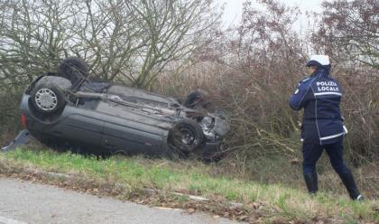 ravenna-31enne-finisce-fuori-strada-con-lauto