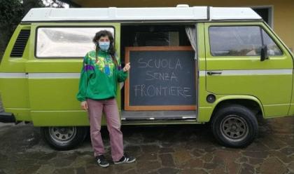 Immagine News - faenza-le-lezioni-itineranti-sul-camper-della-26enne-insegnante-giulia-zaffagnini