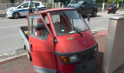 cervia-donna-sbalzata-dallape-car--in-gravi-condizioni