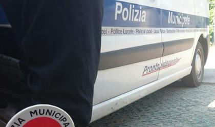 Immagine News - riccione-investe-un-pedone-e-fugge