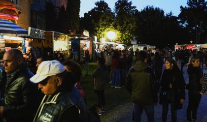 Immagine News - ravenna-ai-giardini-pubblici-torna-truckn-food