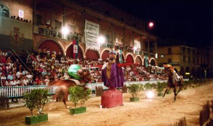 faenza-decine-di-migliaia-di-fotografie-comporranno-la-storia-del-palio-grazie-alla-fototeca-manfrediana