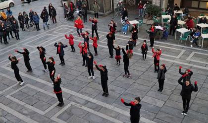 Immagine News - ravenna-un-anno-di-iniziative-per-i-trentanni-di-linea-rosa