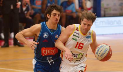 Immagine News - basket-a2-il-derby--targato-forl-ma-loras-sfiora-limpresa-nel-finale