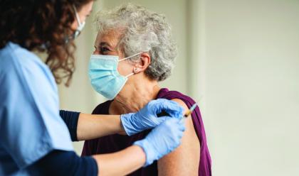 Immagine News - vaccini-nel-ravennate-la-campagna-accelera-ma-resta-lincognita-delle-dosi