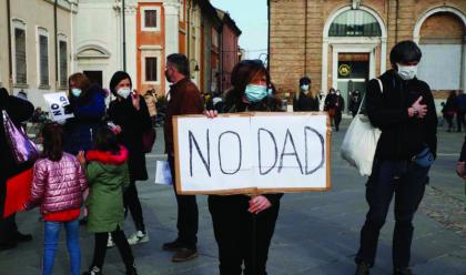 Immagine News - dad-per-42mila-studenti-in-provincia-di-ravenna-i-genitori-si-dividono