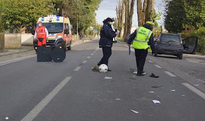 Immagine News - s.pancrazio-47enne-in-scooter-finisce-contro-unauto