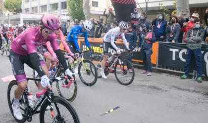 Immagine News - ciclismo-sabato-parte-il-giro-ditalia-presentate-le-quattro-tappe-emiliano-romagnole-dalla-montagna-al-mare