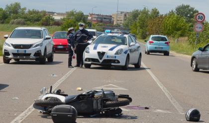 Immagine News - ravenna-auto-travolge-scooter-ferito-70enne