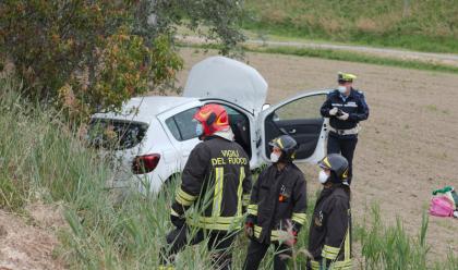 Immagine News - ravenna-finisce-nei-campi-con-lauto-trauma-cranico-per-una-20enne