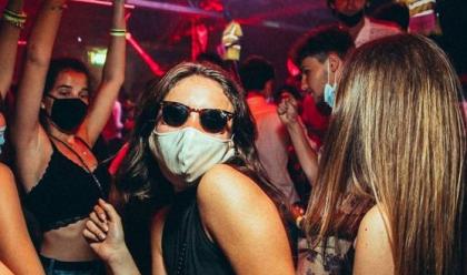 Immagine News - san-marino-dopo-il-turismo-vaccinale-festa-in-discoteca-per-3mila-persone-quotin-sicurezzaquot-sabato-19-giugno