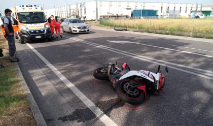 Immagine News - barbiano-auto-travolge-moto-25enne-allospedale