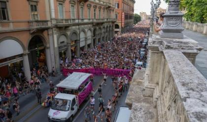 Immagine News - bologna-in-migliaia-per-il-rivolta-pride-a-favore-del-ddl-zan