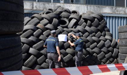 Immagine News - faenza-finanza-sequestra-area-con-50-tonnellate-di-vecchi-pneumatici