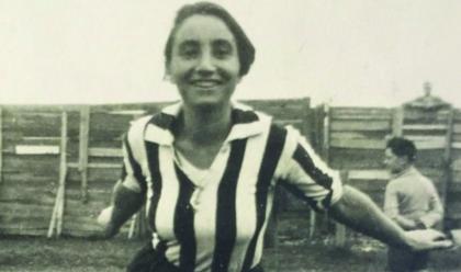 Immagine News - ravenna-al-fellini-si-presenta-il-libro-sulla-prima-squadra-di-calcio-femminile-che-sfid-il-duce