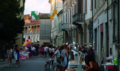 Immagine News - faenza-lestate-cittadina-tutta-da-viveretra-momenti-di-shopping-e-cultura