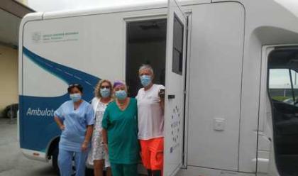 il-camper-di-vacciniamo-la-riviera-fa-tappa-a-cervia