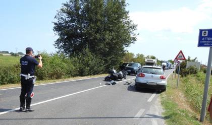 Immagine News - lavezzola-moto-contro-auto-centauro-39enne-al-bufalini