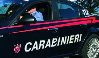 riccione-baby-gang-vandalizza-auto-e-vetrine-di-negozi