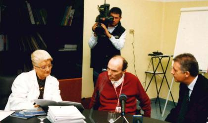 Immagine News - imola-lospedale-di-montecatone-ricorda-con-affetto-frank-williams-in-visita-a-fine-anni90