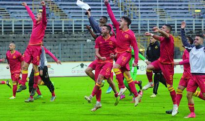 Immagine News - calcio-d-nel-ravenna-si-esaltano-i-ravennati-che-bravi-a-fermare-forl-e-rimini