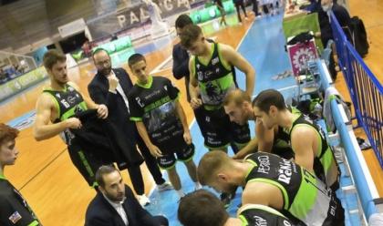 Immagine News - basket-b-raggisolaris-da-applausi-contro-giulianova-ok-anche-le-altre-romagnole