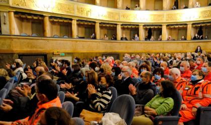 Immagine News - faenza-molto-partecipata-la-serata-dei-volontari-con-gene-gnocchi-in-teatro