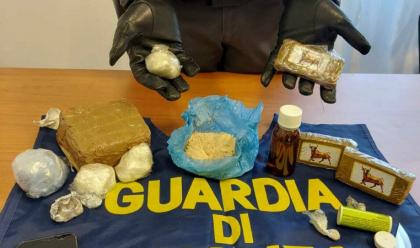 Immagine News - cervia-trovato-con-mezzo-chilo-di-droga-in-auto