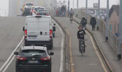 allerta-smog-in-e-r-anche-rimini-e-forl-cesena-da-bollino-rosso-stop-ai-diesel-euro4