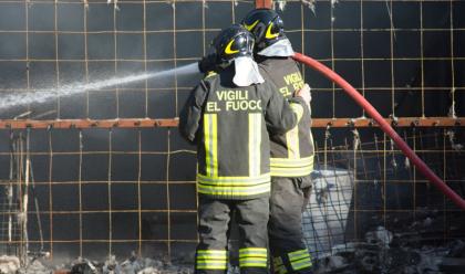 Immagine News - classe-capannone-distrutto-da-un-incendio