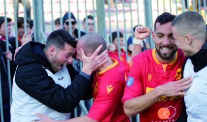 Immagine News - calcio-d-il-ravenna-espugna-anche-il-campo-del-seravezza-e-continua-a-inseguire-il-rimini