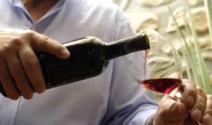 Immagine News - emilia-romagna-dalleuropa-bollino-nero-al-vino-la-forte-preoccupazione-del-settore-vitivinicolo