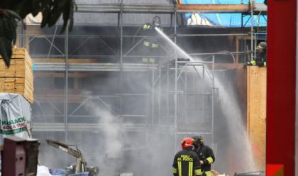 Immagine News - ravenna-incendio-in-zona-darsena-tanto-fumo-nessun-ferito
