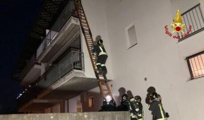 forli-appartamento-in-fiamme-i-vigili-del-fuoco-salvano-dieci-persone