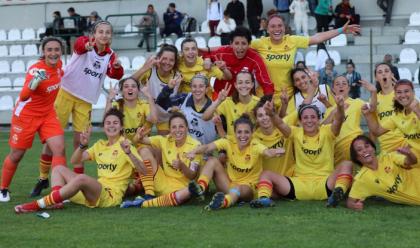 Immagine News - calcio-b-donne-il-ravenna-women-ha-battuto-la-capolista-e-festeggiato-la-salvezza