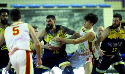 Immagine News - basket-a2-il-coach-romagnolo-cavina-e-il-debutto-delloras-ai-playoff-due-filosofie-diverse-a-confronto-ecco-tutte-le-chiavi-di-oras-torino